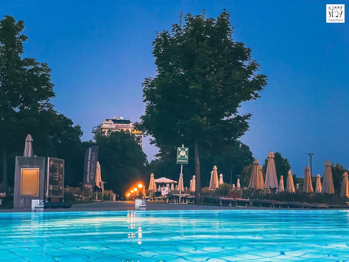 Parkblick - Therme Wien - Gratis Parken Im Der Garage - Terrasse - U-Bahn Bagian luar foto